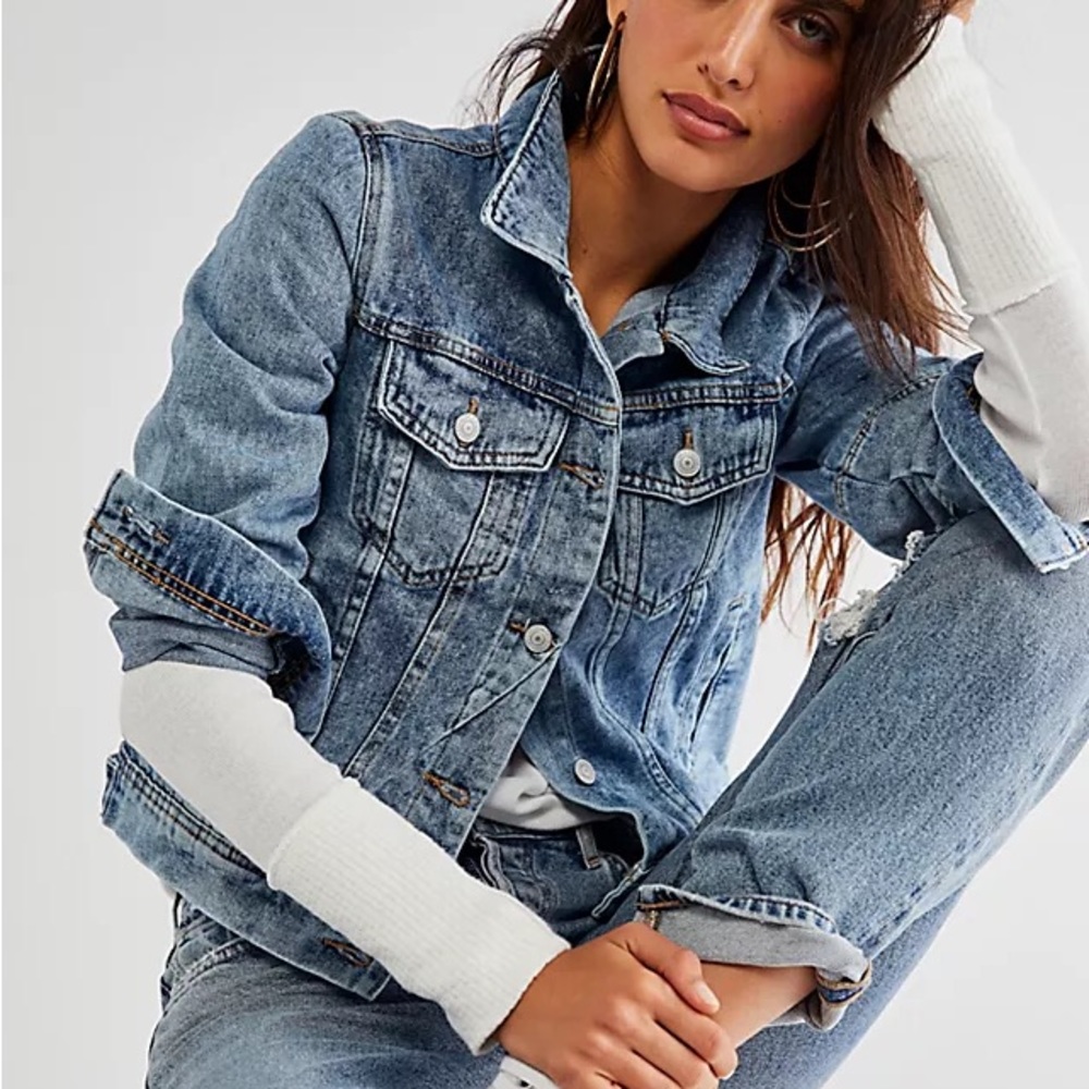 FREE PEOPLE // NWOT rumors short denim jacket
